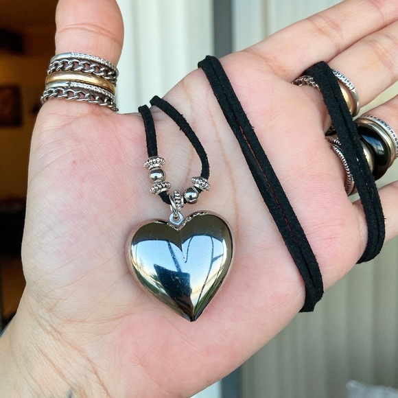 🔴 Sale ! Silver heart black suede choker necklace - Picture 5 of 9